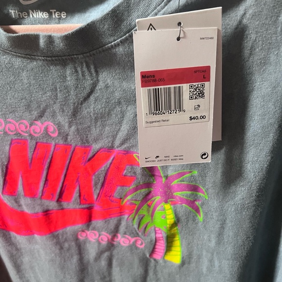 Men’s Nike shirt - Picture 3 of 4